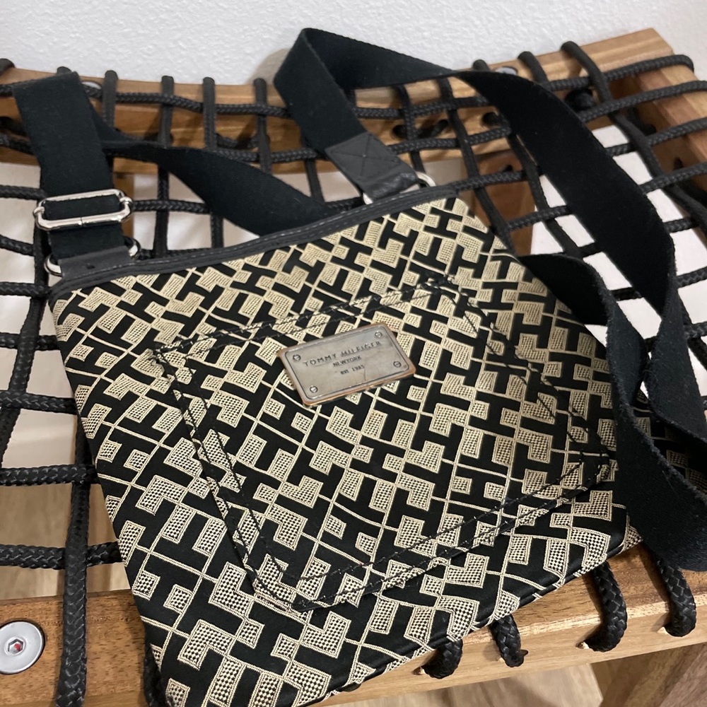 Tommy Hilfiger crossbody bag